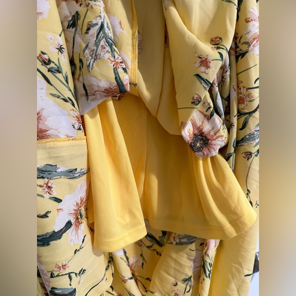 Yellow Floral Halter Dress 💐 - Picture 7 of 8